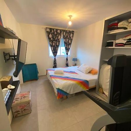 Sarin Room Йехуд Экстерьер фото